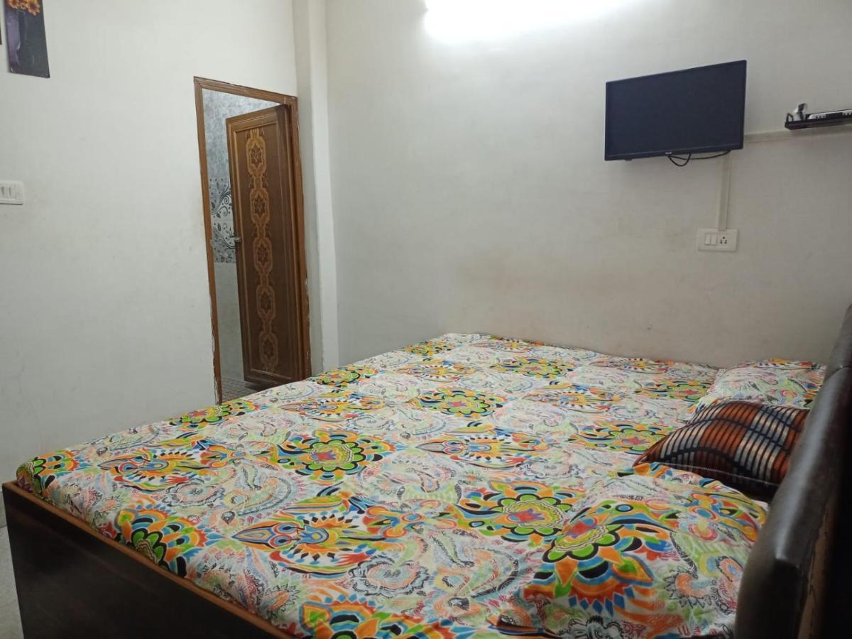 Chinta Haran Rest House Deoghar Room photo