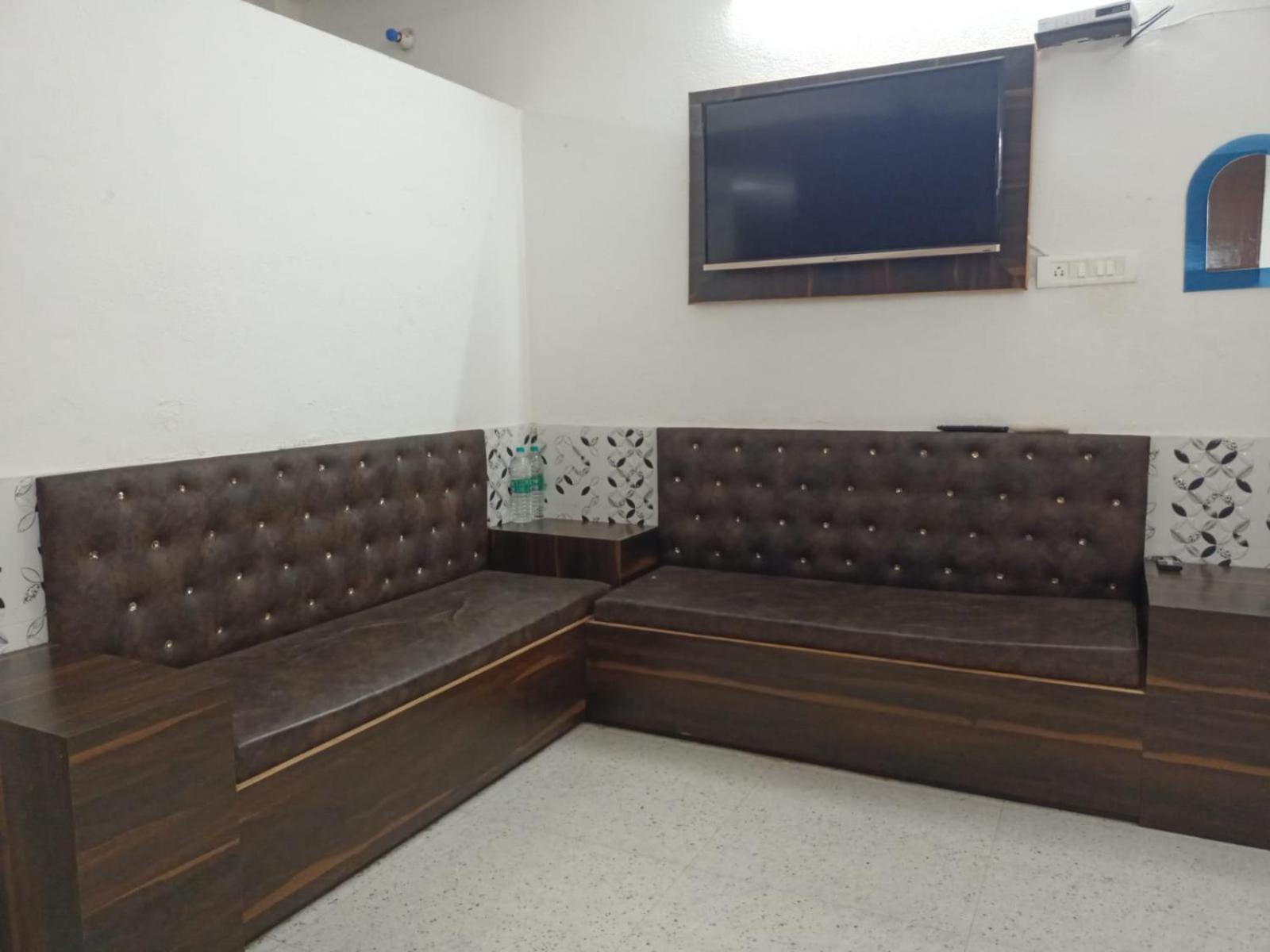 Chinta Haran Rest House Deoghar Room photo