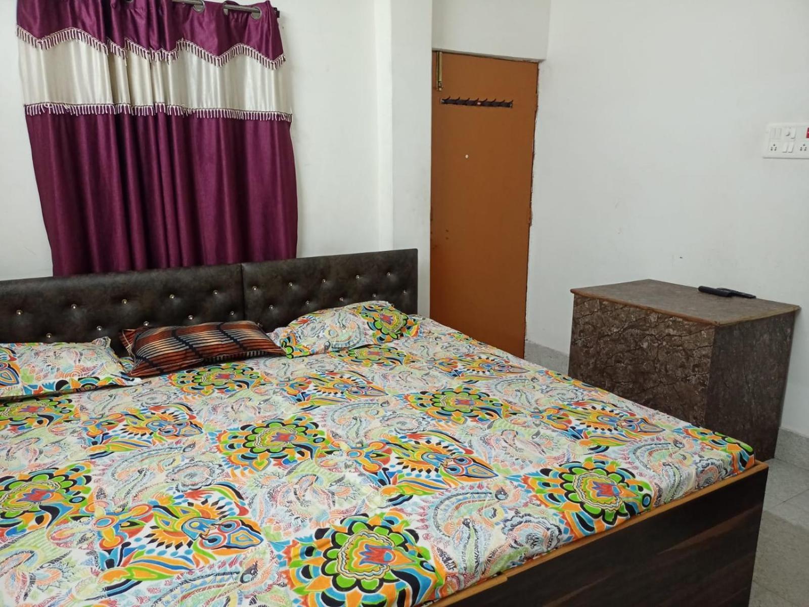 Chinta Haran Rest House Deoghar Room photo